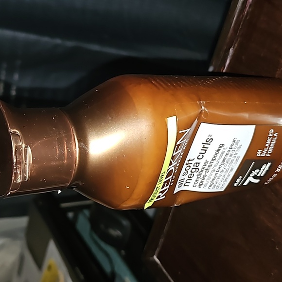 4 pc. Hair care bundle - Picture 8 of 8